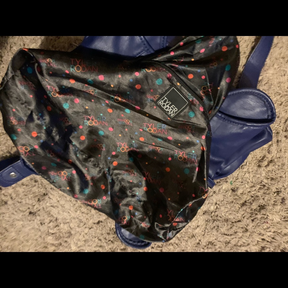 Multiple Pocket Handbag - image 5